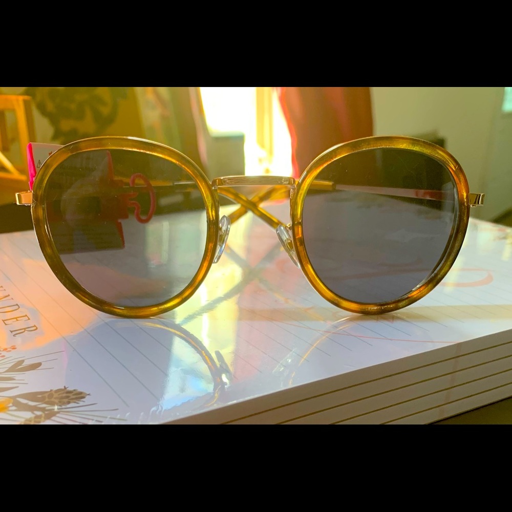 So sunglasses